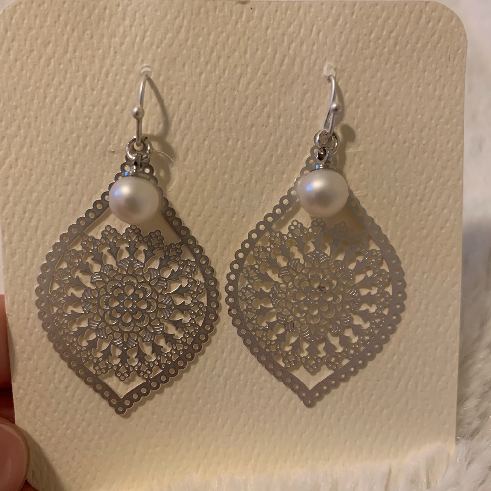 Vantel Pearls earrings